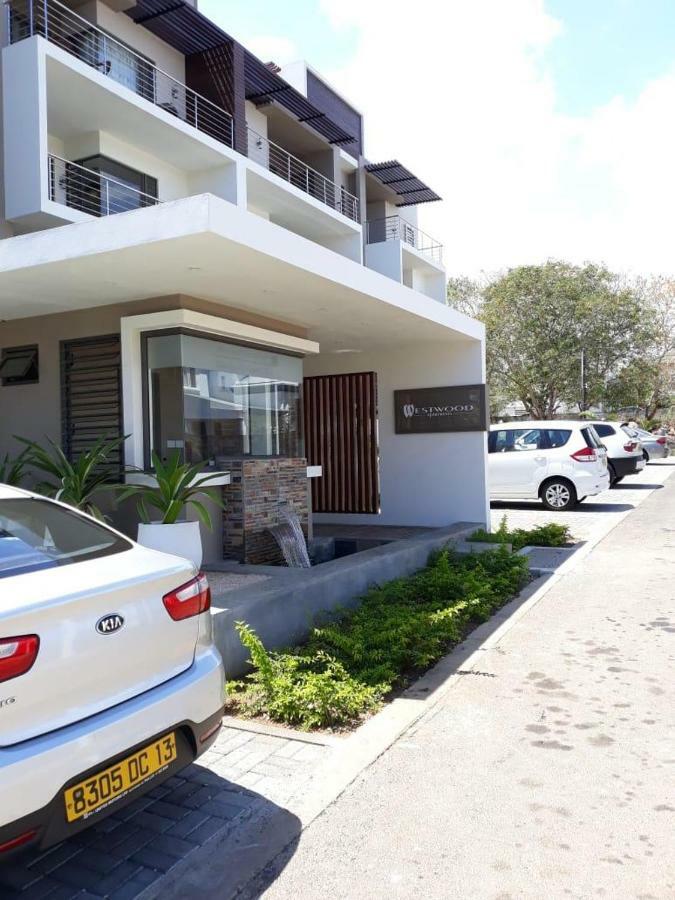 2 Bedroom Flat 15 Mins Walk From Flic En Flac Beach Luaran gambar