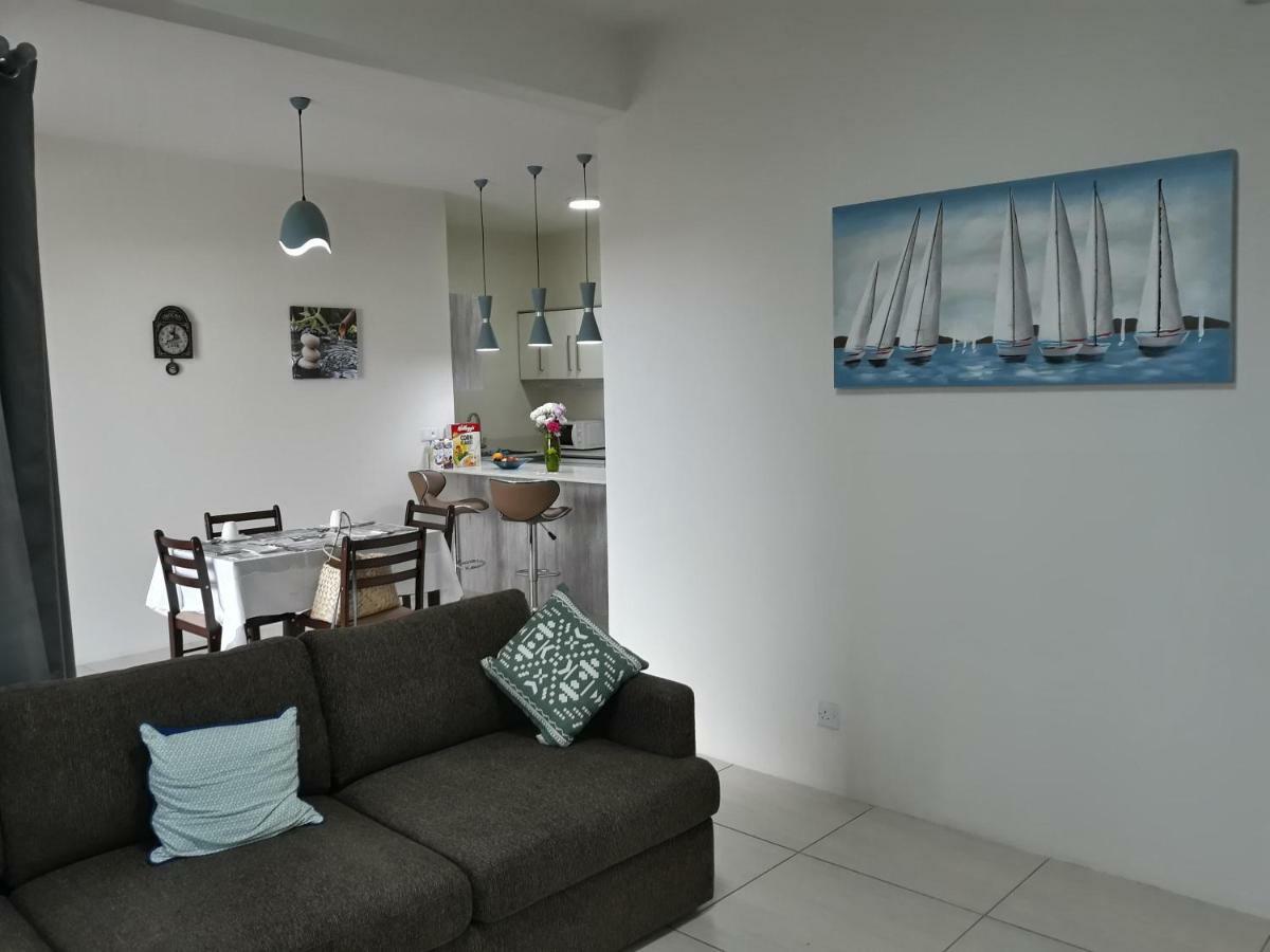 2 Bedroom Flat 15 Mins Walk From Flic En Flac Beach Luaran gambar